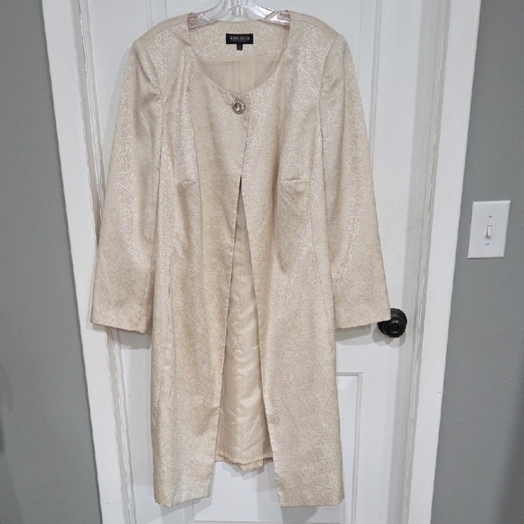 John Meyer Ivory Elegant Cape - Picture 1 of 12